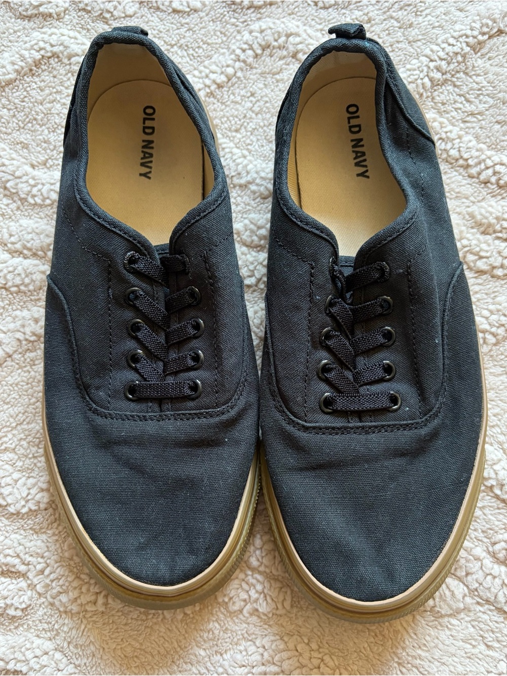 Old Navy Boys Black Canvas Shoes Elastic No-Tie Laces Low Top Sneakers, Size 5